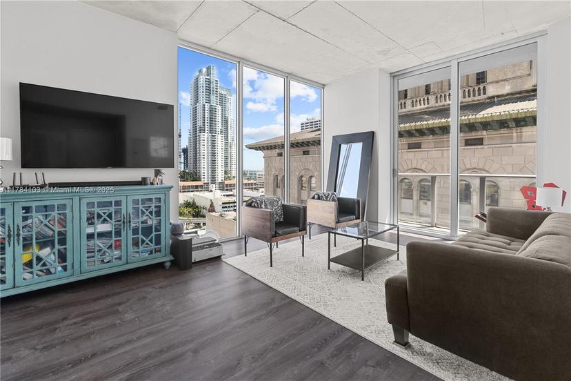 Picture of 151 SE 1St St # 1402, Miami FL 33131