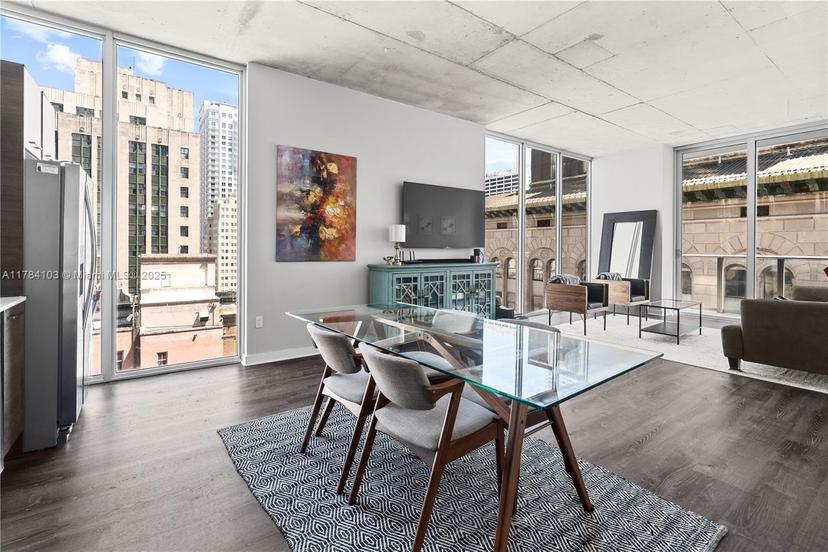 Picture of 151 SE 1St St # 1402, Miami FL 33131