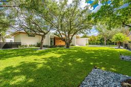 Picture of 7825 SW 128Th St, Pinecrest, FL 33156