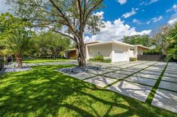 Picture of 7825 SW 128Th St, Pinecrest, FL 33156
