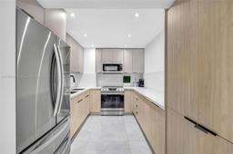 Picture of 100 Bayview Dr # 503, Sunny Isles Beach, FL 33160