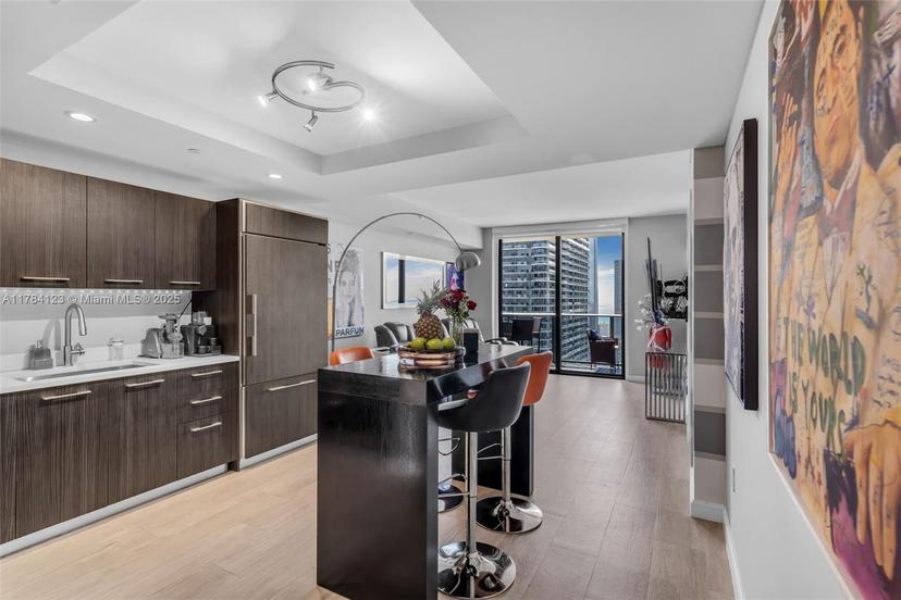 Picture of 45 SW 9Th St # 3804, Miami FL 33130
