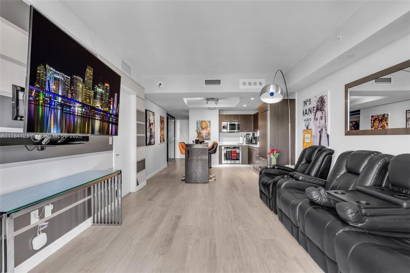 Picture of 45 SW 9Th St # 3804, Miami FL 33130