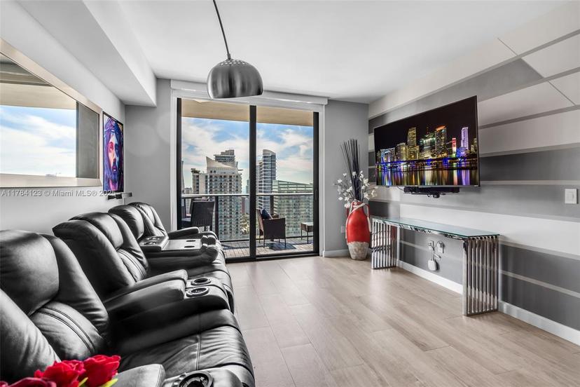 Picture of 45 SW 9Th St # 3804, Miami FL 33130