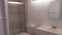 Picture of 19501 E Country Club Dr # 104, Aventura, FL 33180