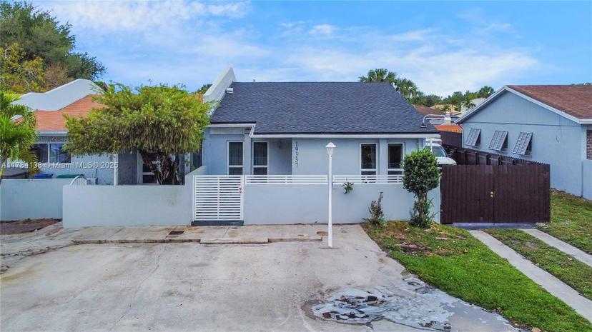 Picture of 19337 NW 53Rd Pl, Miami Gardens FL 33055