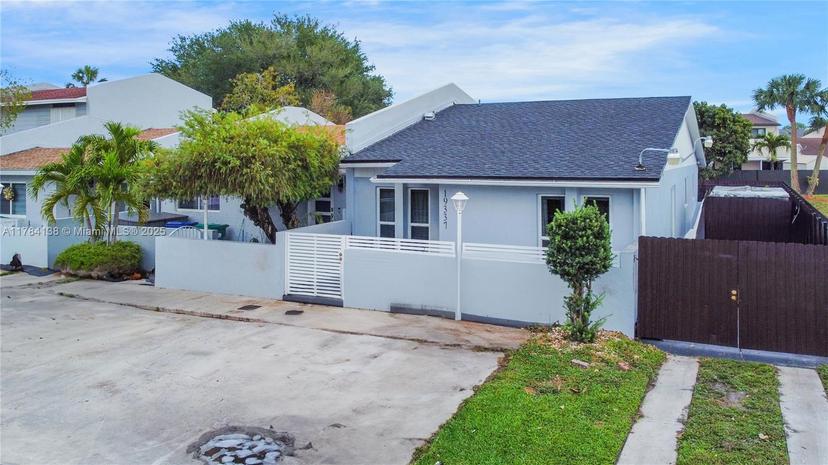 Picture of 19337 NW 53Rd Pl, Miami Gardens FL 33055