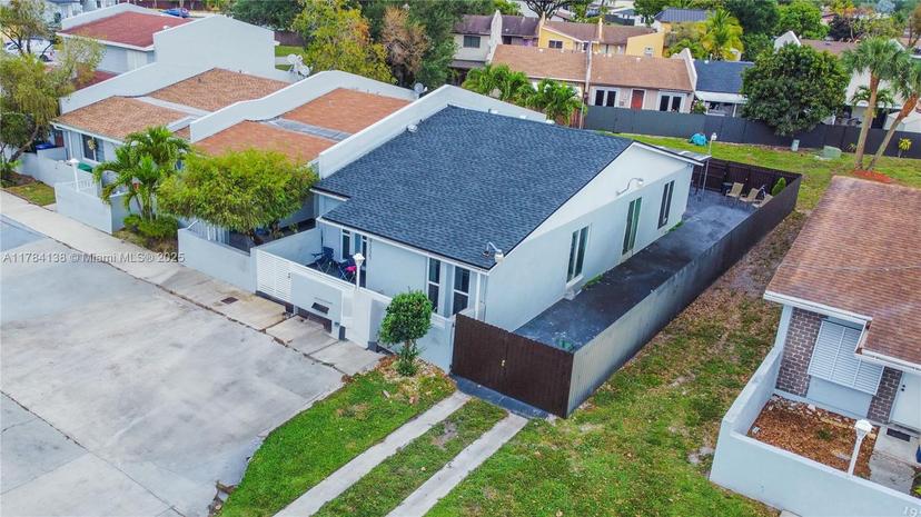 Picture of 19337 NW 53Rd Pl, Miami Gardens FL 33055