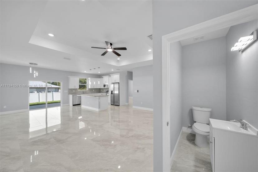 Picture of 867 Carbon St E, Other City - In The State Of Florida FL 33974