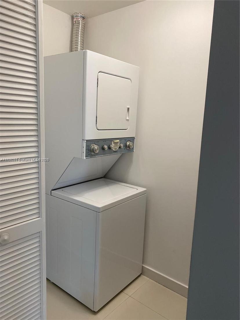 Picture of 7751 NW 107 Ave # 305, Doral FL 33178