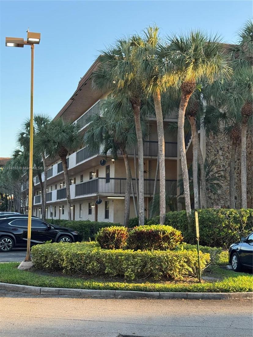 Picture of 4960 E Sabal Palm Blvd # 406, Tamarac FL 33319