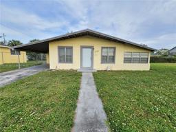 Picture of 2301 NW 182Nd Ter, Miami Gardens, FL 33056