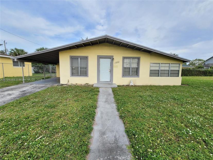 Picture of 2301 NW 182Nd Ter, Miami Gardens FL 33056