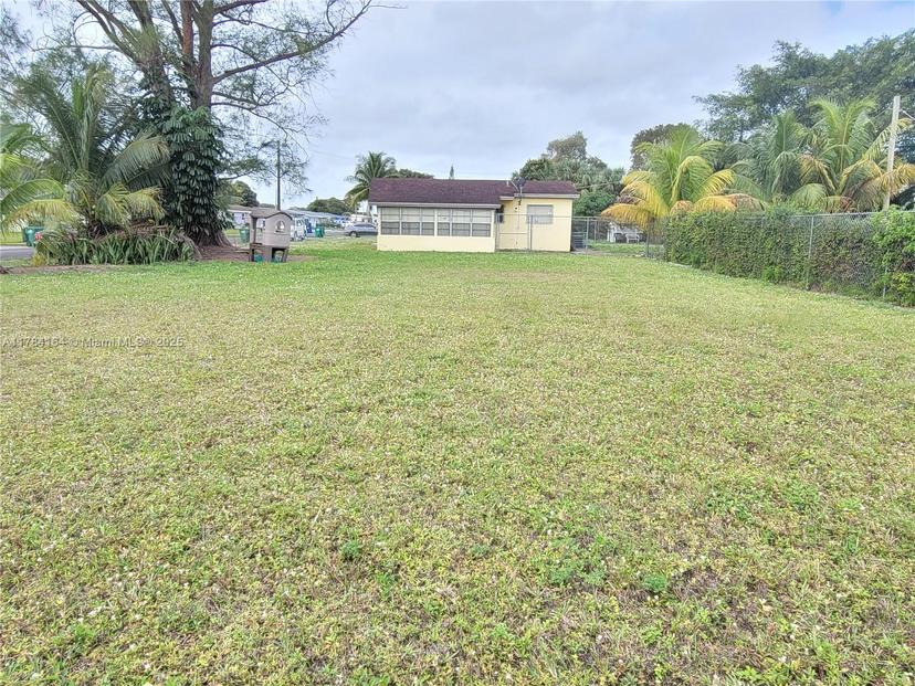 Picture of 2301 NW 182Nd Ter, Miami Gardens FL 33056