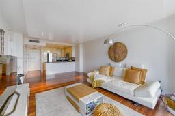 Picture of 3625 N Country Club Dr # 707, Aventura, FL 33180
