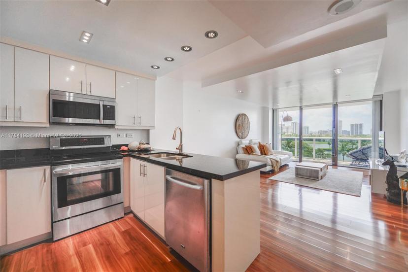 Picture of 3625 N Country Club Dr # 707, Aventura FL 33180