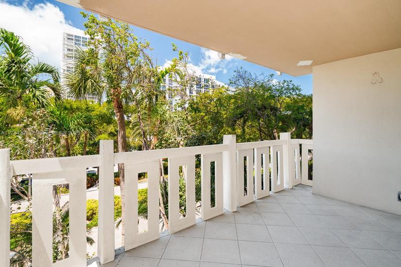 Picture of 1121 Crandon Blvd # F206, Key Biscayne FL 33149