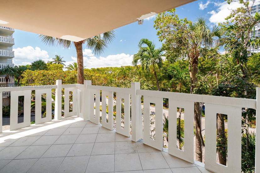 Picture of 1121 Crandon Blvd # F206, Key Biscayne FL 33149