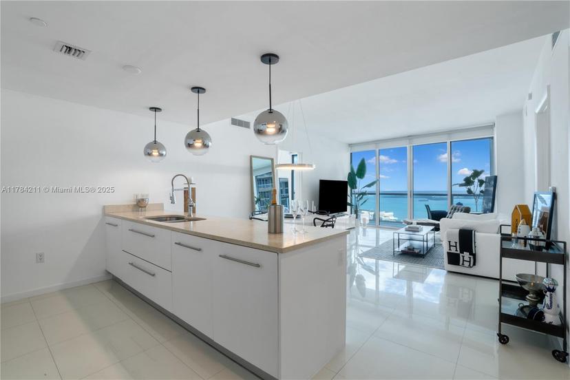 Picture of 475 Brickell Ave # 3907, Miami FL 33131