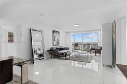 Picture of 1000 W Island Blvd # 812, Aventura, FL 33160