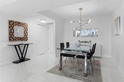 Picture of 1000 W Island Blvd # 812, Aventura, FL 33160