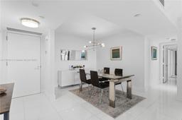 Picture of 1000 W Island Blvd # 812, Aventura, FL 33160