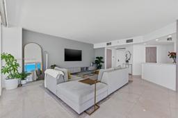 Picture of 7330 Ocean Ter # B, Miami Beach, FL 33141
