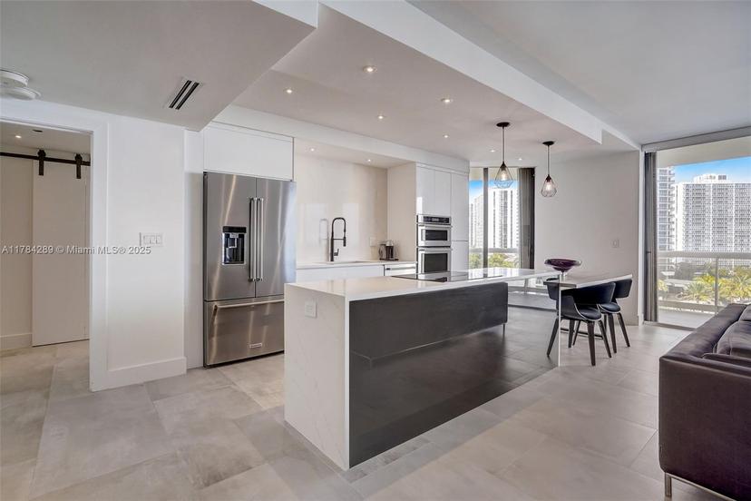 Picture of 20191 E Country Club Dr # 802, Aventura FL 33180