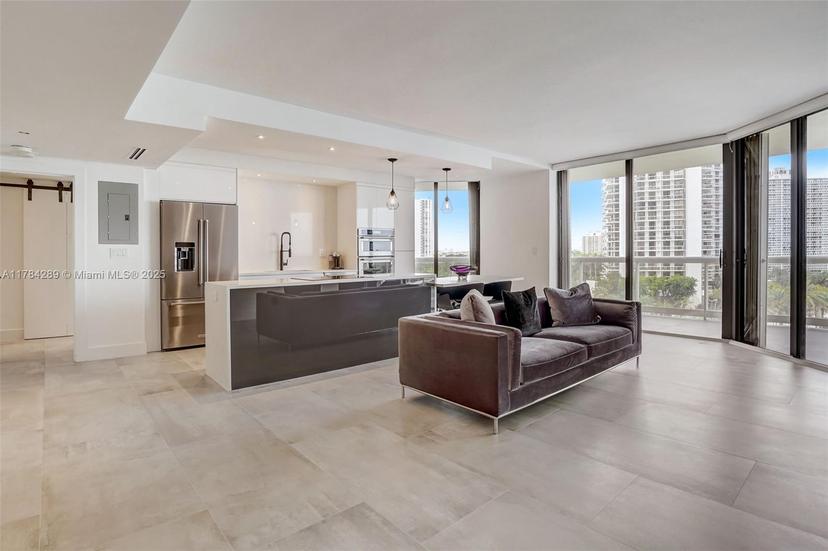 Picture of 20191 E Country Club Dr # 802, Aventura FL 33180