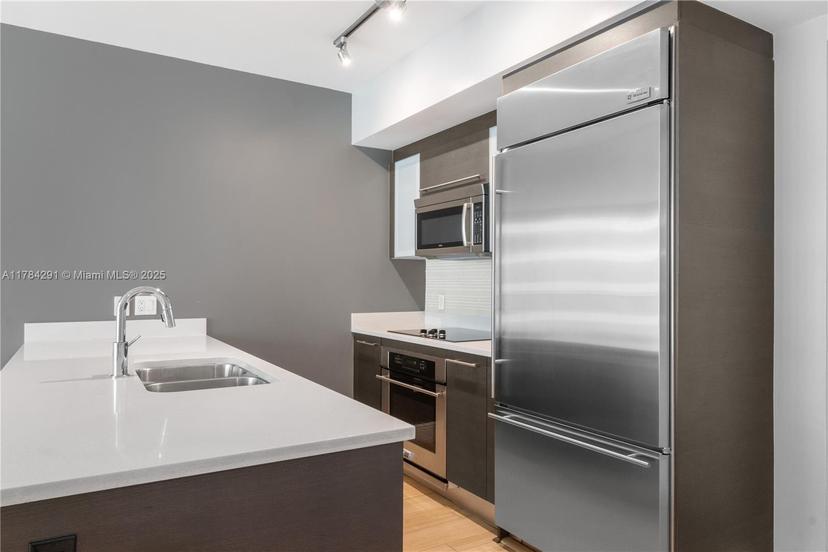 Picture of 500 Brickell Ave # 2606, Miami FL 33131