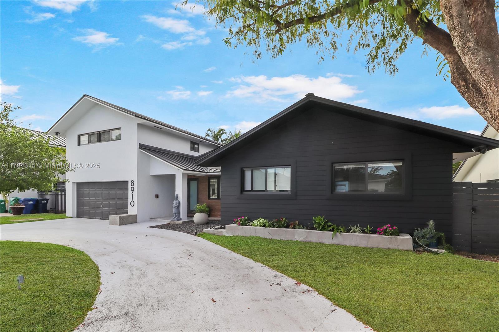 Picture of 8910 SW 159Th Ter, Palmetto Bay, FL 33157