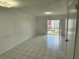 Picture of 2620 W 76Th St # 201, Hialeah, FL 33016