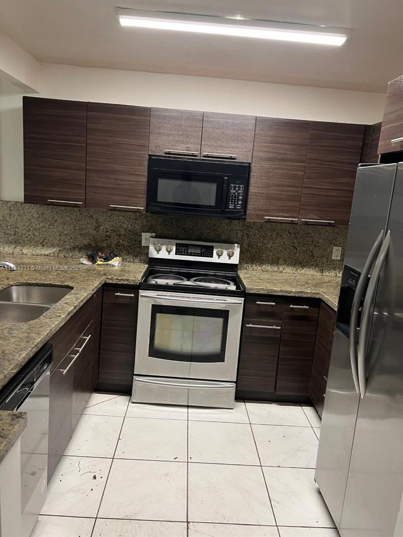 Picture of 5955 NW 25Th Ct # 208, Sunrise FL 33313