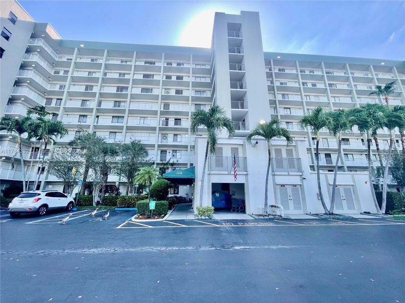 Picture of 2334 S Cypress Bend Dr # 505, Pompano Beach FL 33069