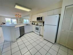 Picture of 2334 S Cypress Bend Dr # 505, Pompano Beach, FL 33069