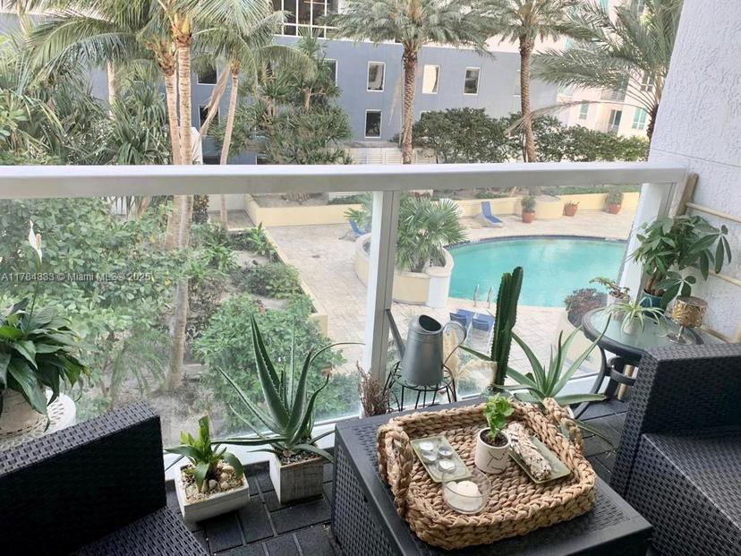 Picture of 253 NE 2Nd St # 1008, Miami FL 33132