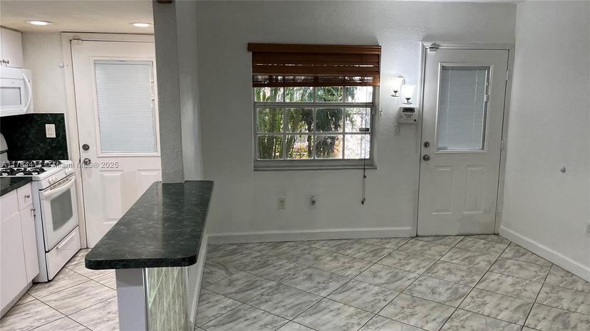 Picture of 525 Meridian Ave # 105, Miami Beach FL 33139