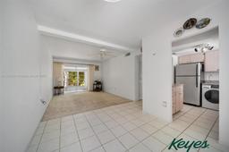 Picture of 2113 Canal # B2, Bradenton, FL 34207