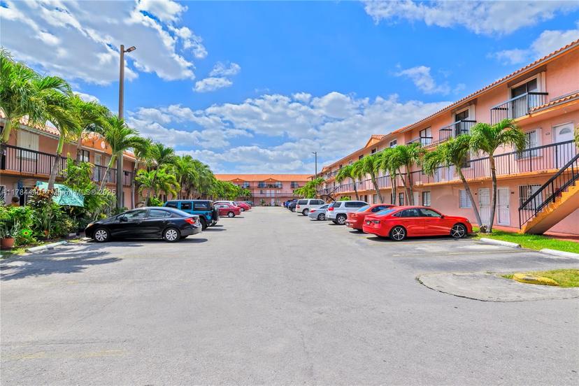 Picture of 2170 W 60Th St # 16108, Hialeah FL 33016
