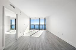 Picture of 460 NE 28Th St # 2707, Miami, FL 33137
