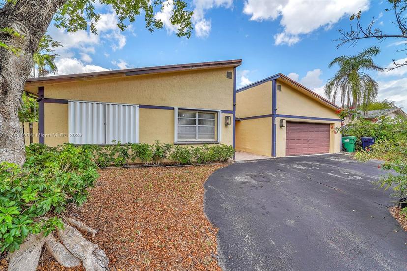 Picture of 11610 SW 113Th Pl, Miami FL 33176