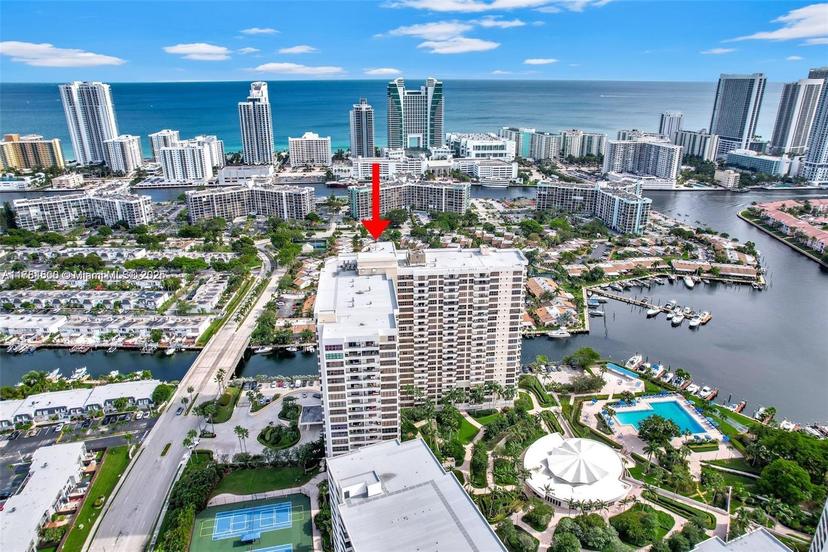 Picture of 2500 Parkview Dr # 2212, Hallandale Beach FL 33009