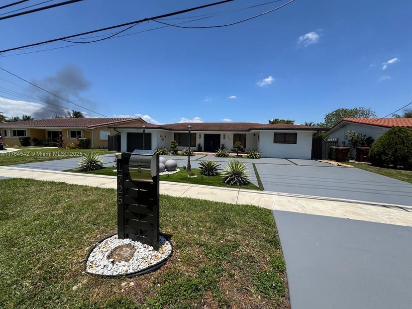 Picture of 1725 W 76Th St, Hialeah FL 33014