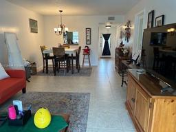 Picture of 9350 Sunrise Lakes Blvd # 109, Sunrise, FL 33322