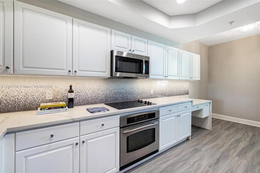 Picture of 7598 SW 102Nd St # 300, Pinecrest FL 33156