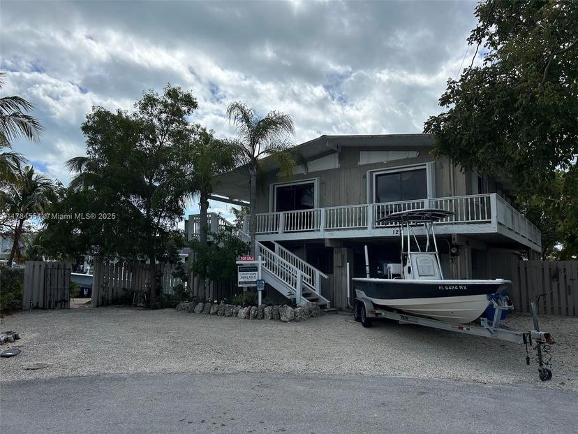 Picture of 120 Captains Ct, Islamorada, FL 33070