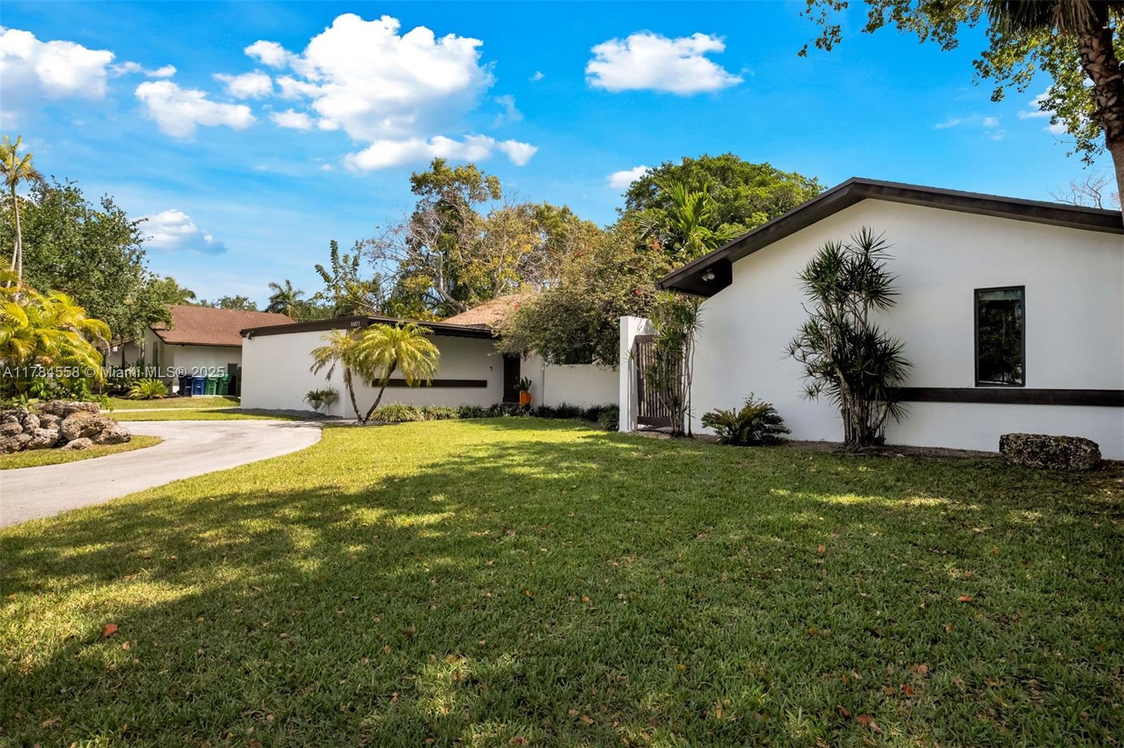 Picture of 16821 SW 83Rd Ave, Palmetto Bay, FL 33157