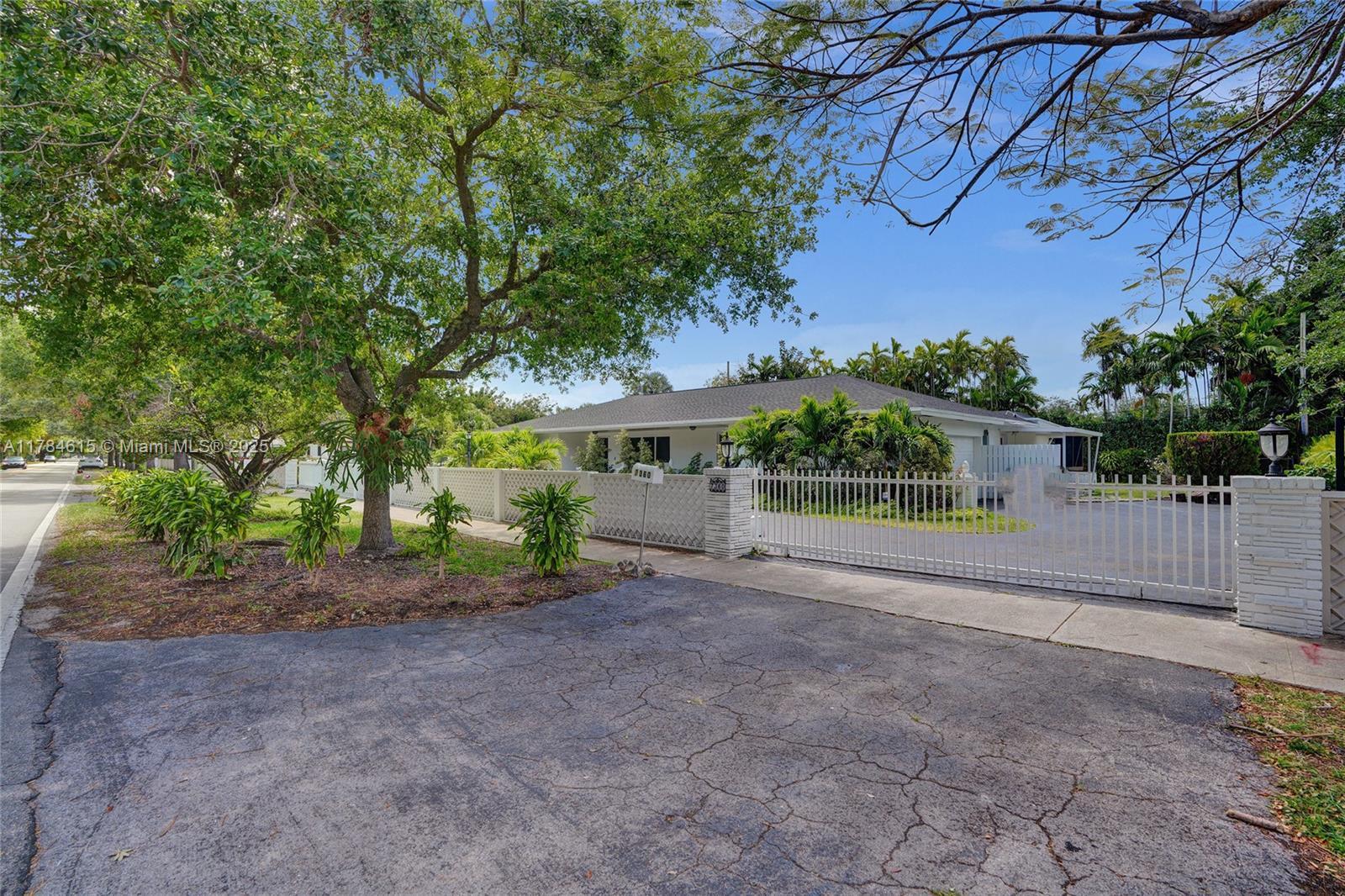Picture of 7360 SW 120Th St, Pinecrest, FL 33156