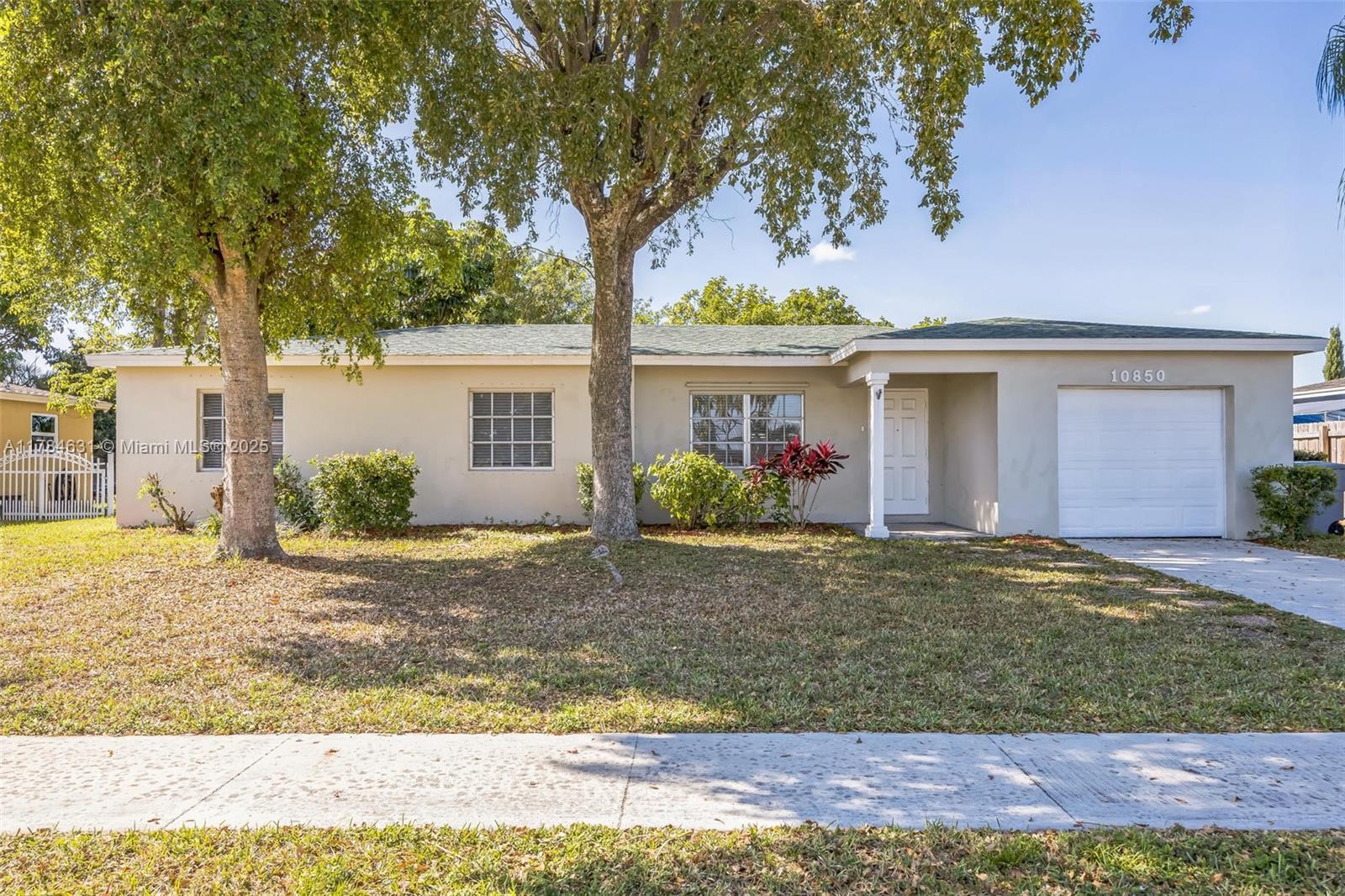Picture of 10850 Eureka St, Boca Raton, FL 33428