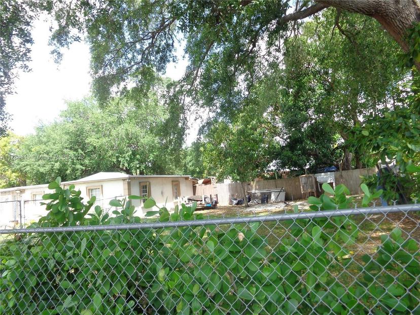 Picture of 1385 NW 100Th St, Miami FL 33147